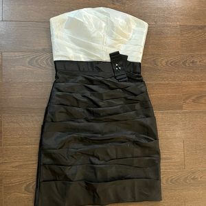 dress for grade 8 graduation or high school semi formal

Like new (worn once)